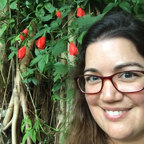 Meet your Posher, Carla - Picture 2 of 4